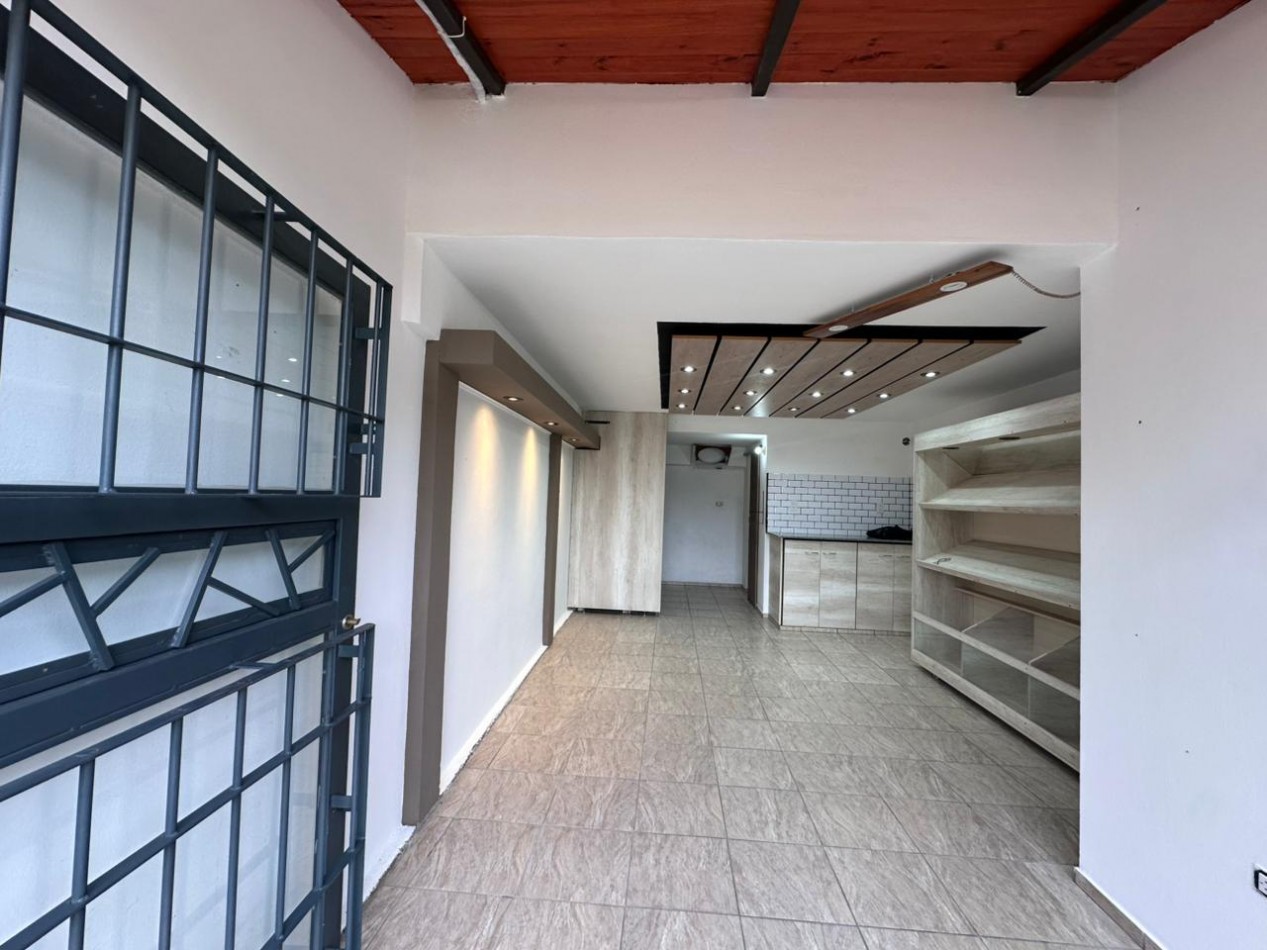 ALQUILER LOCAL SOBRE CALLE DEAN FUNES