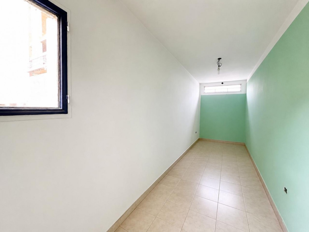 Venta casa esquina 4 dormitorios Barrio Las Palmas