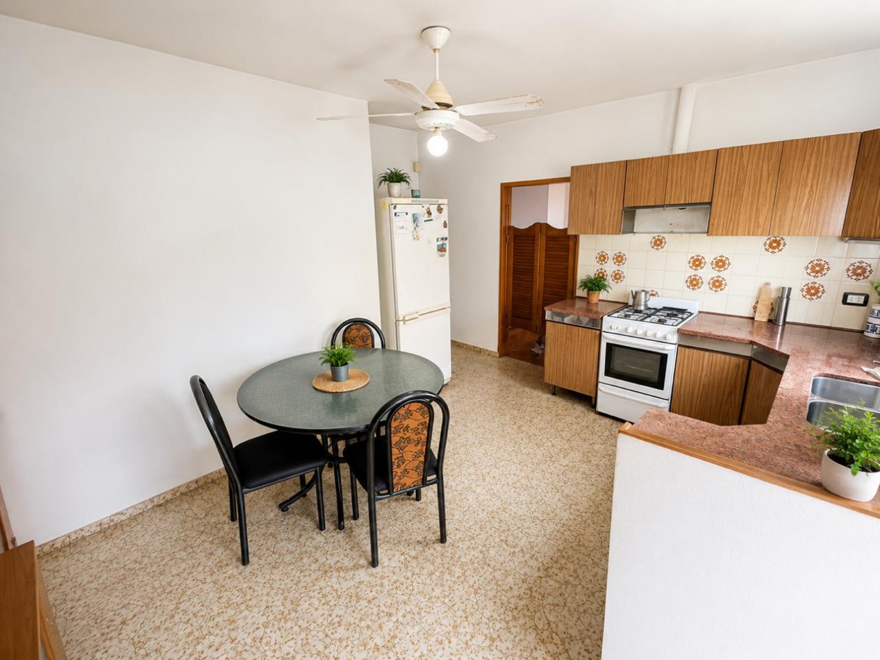 Venta casa esquina 4 dormitorios Barrio Las Palmas