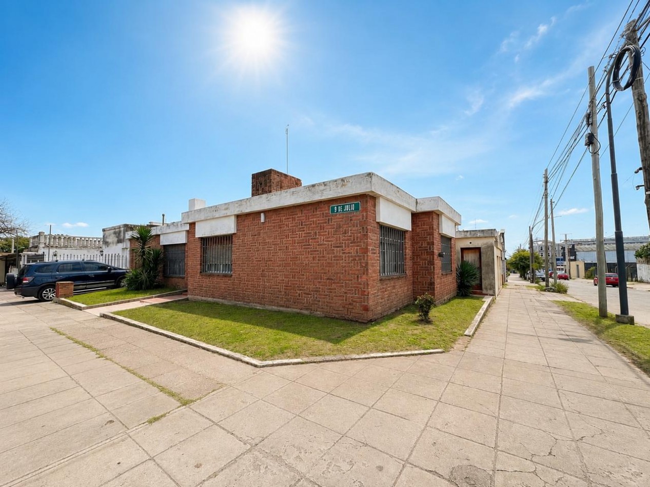 Venta casa esquina 4 dormitorios Barrio Las Palmas