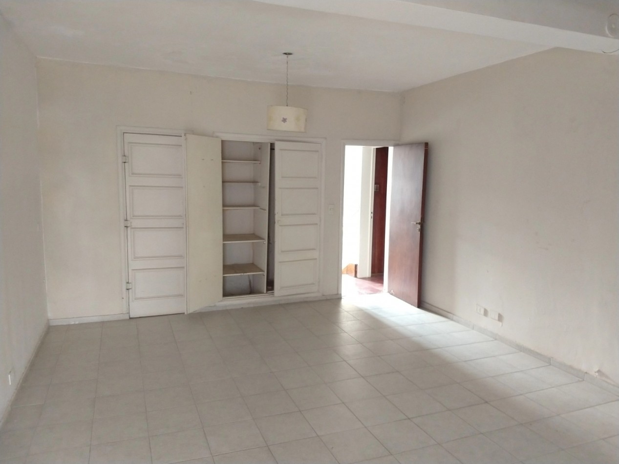 VENTA CASA 2 DORMITORIOS - B° GUEMES