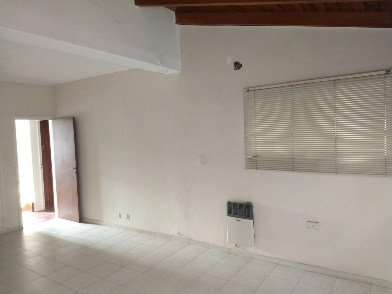 VENTA CASA 2 DORMITORIOS - B° GUEMES