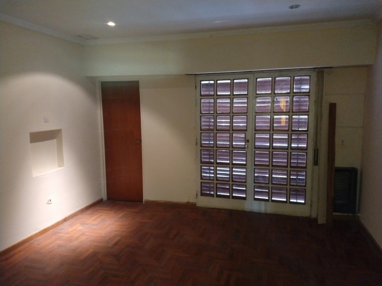 VENTA CASA 2 DORMITORIOS - B° GUEMES
