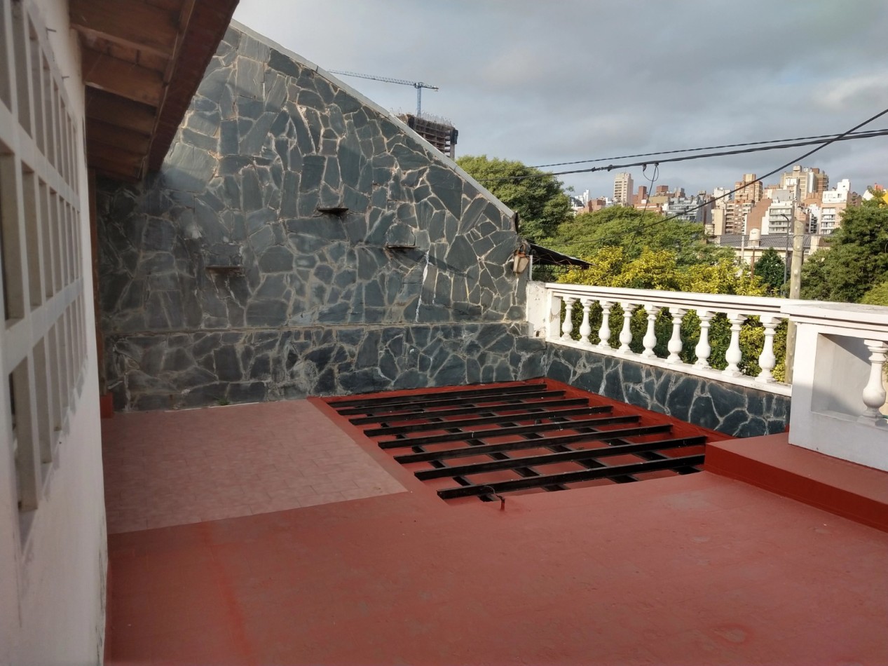 VENTA CASA 2 DORMITORIOS - B° GUEMES