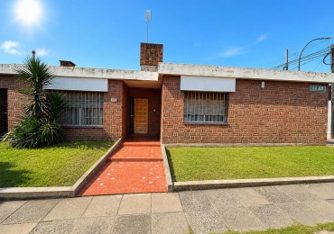 Venta casa esquina 4 dormitorios Barrio Las Palmas